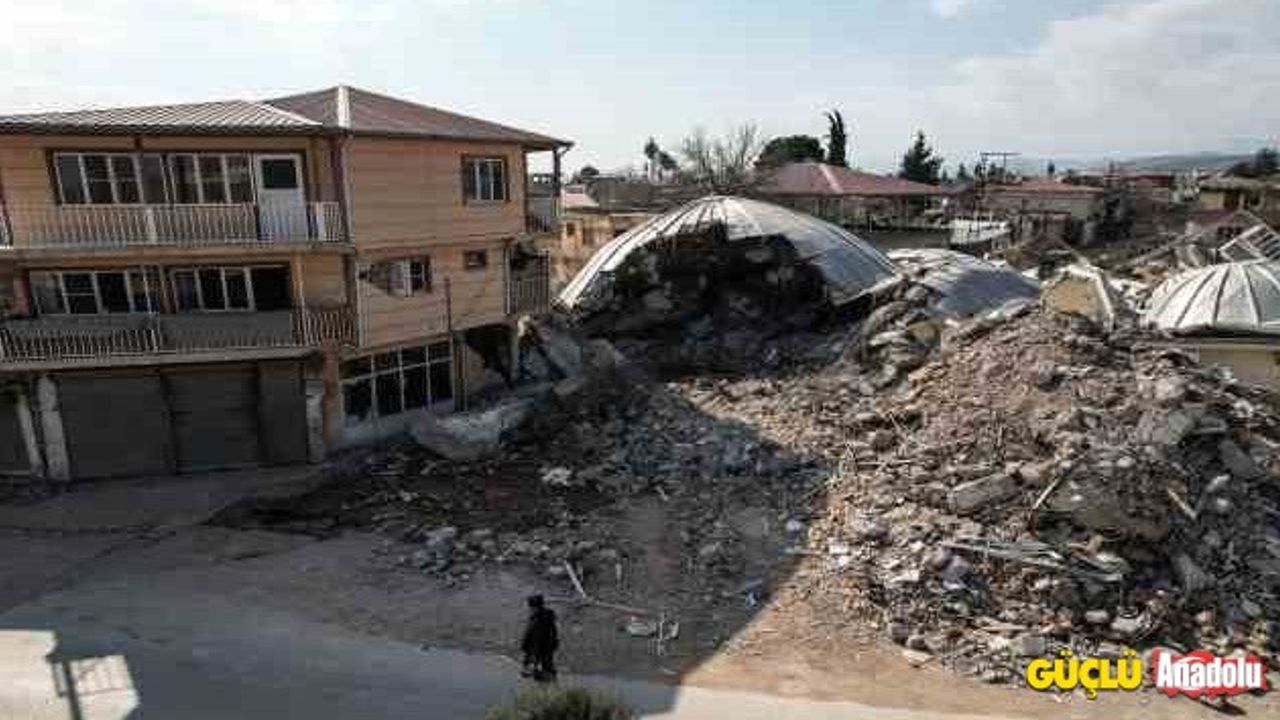 Malatya'da 3 din görevlisi öldü, 25 cami yıkıldı
