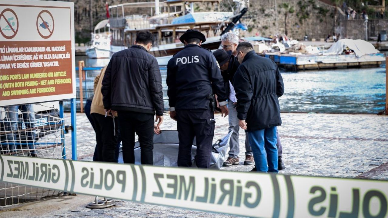 Antalya'da cansız erkek bedeni bulundu