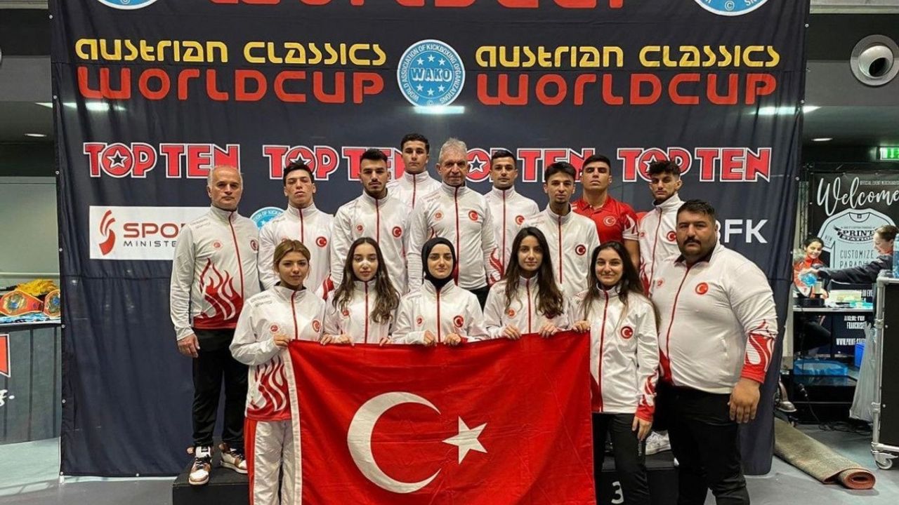 Milli kick boksçumuz Türkiye'ye madalya ile döndü