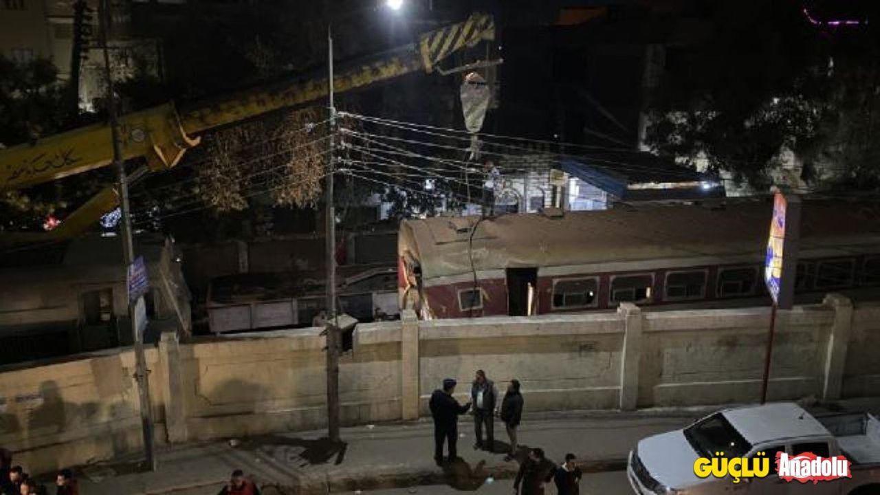 Mısır'da tren kazası sonucunda 4 kişi hayatını kaybetti