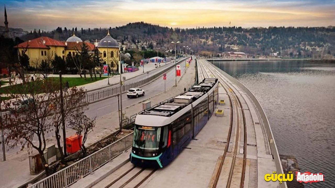 Eminönü'nde tramvay raydan çıktı