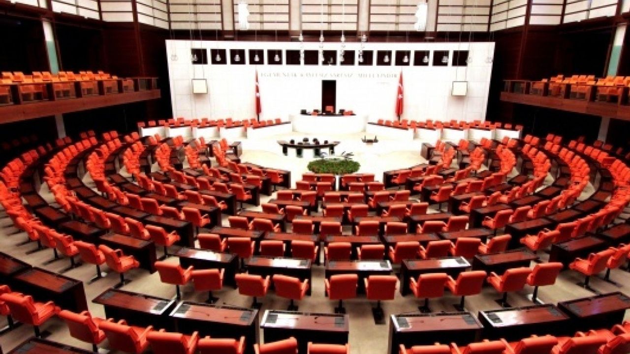 AK Parti'de 16 kabine üyesi aday oldu