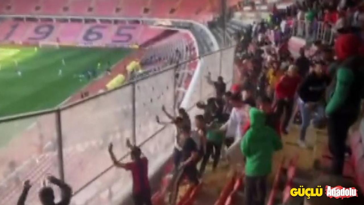 Eskişehirspor - Yeni Mersin İ.Y. maçında kavga çıktı