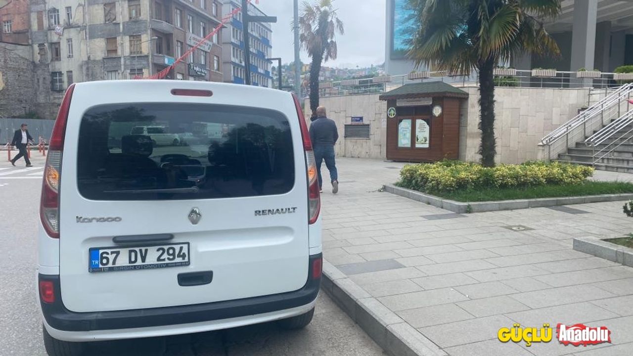 Zonguldak'ta 67 yaşındaki adam arabada baygın bulundu