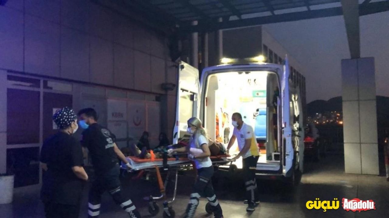 Afyonkarahisar'da zincirleme kazada 3 kişi yaralandı