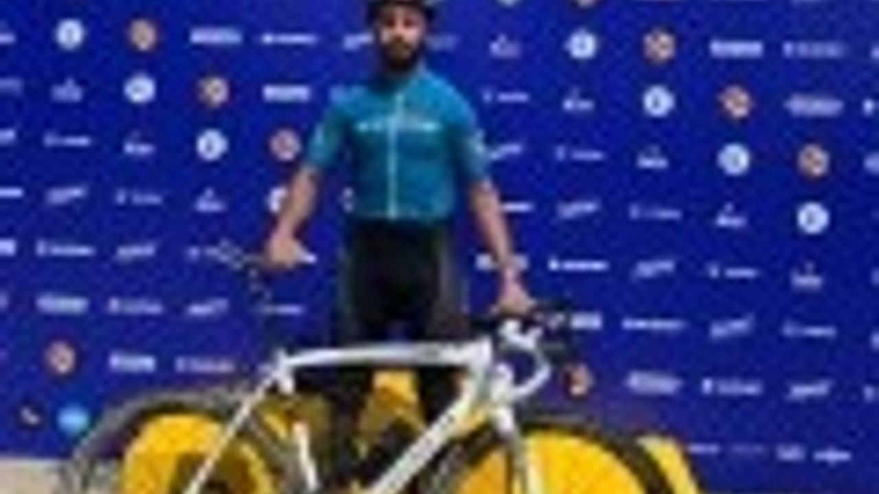 Alanyaspor'un paralimpik bisikletçisi Fırat Uğur birinci oldu