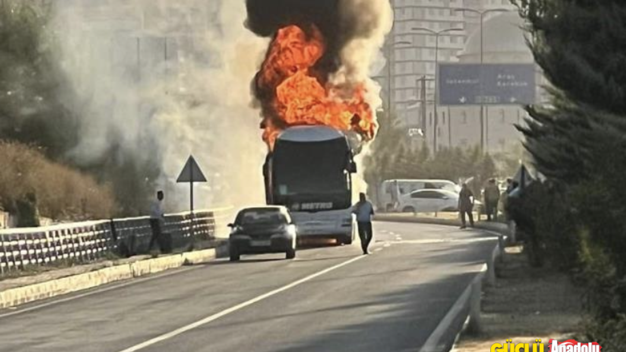 Kastamonu'da seyir halindeki otobüs alev aldı