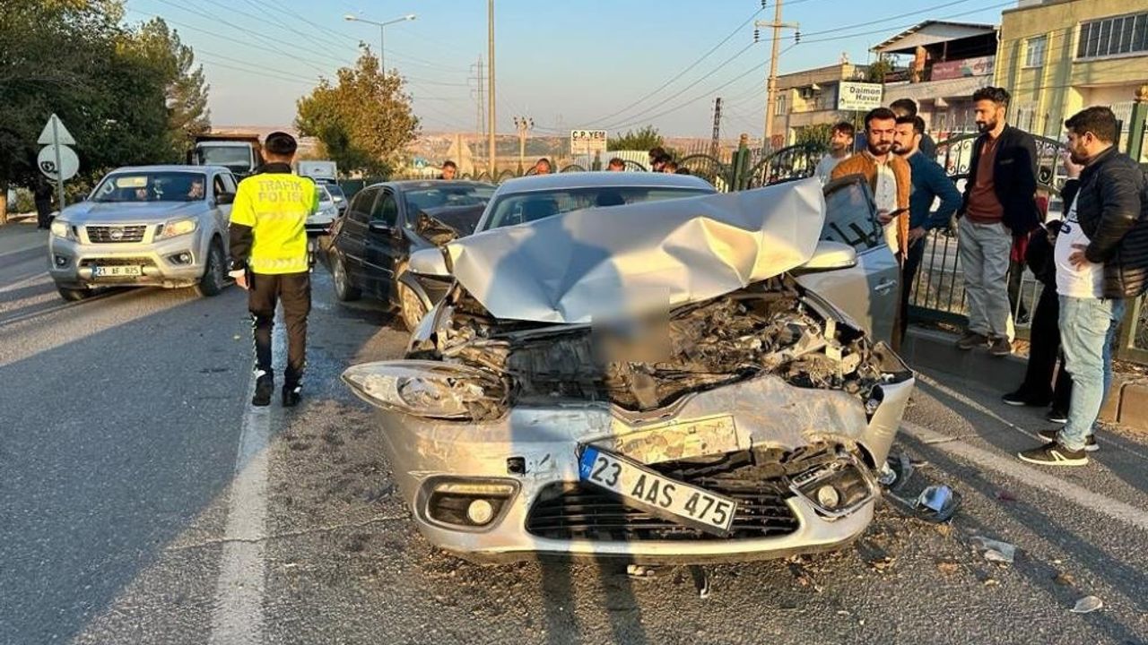 Diyarbakır’da zincirleme kaza: 6 araç birbirine girdi!