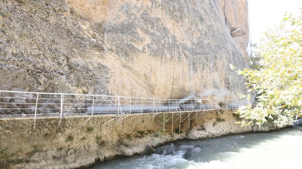 Malatya Tohma Kanyonu çelik ağlarla örülüyor