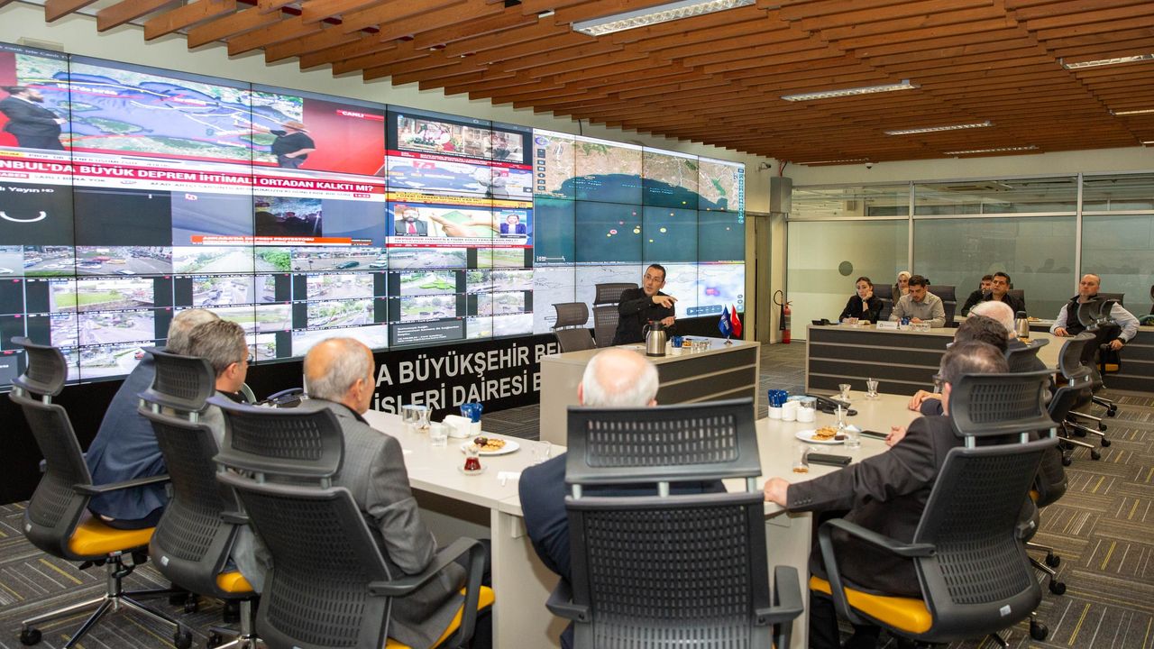 Bursa'da muhtarlarla afet bilgilendirme toplantısı yapıldı