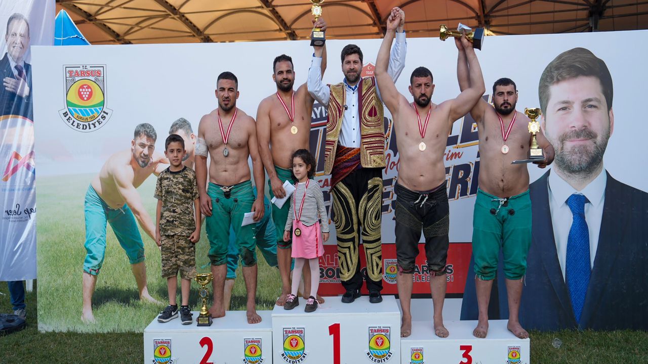 Tarsus’ta güreş tutkunları bir araya geldi