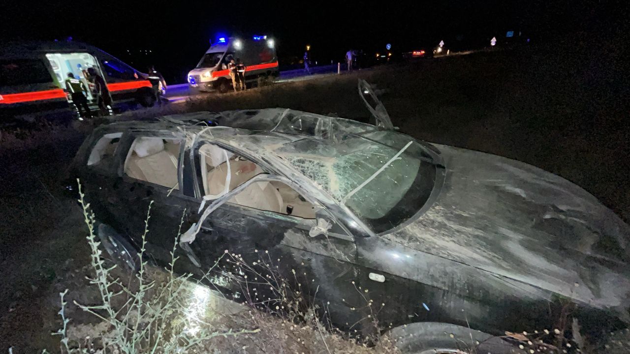 Elazığ'da feci kaza! Otomobil takla attı