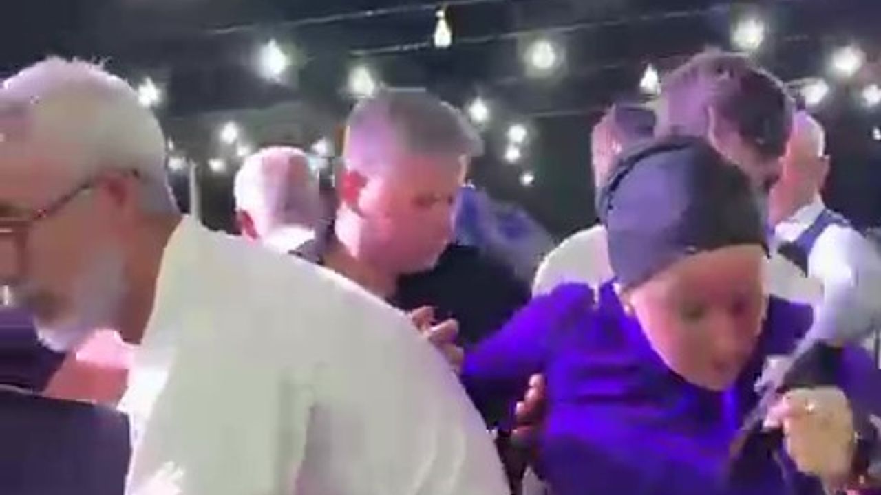 Hatay’da alkollü şahıs kadın soliste saldırdı