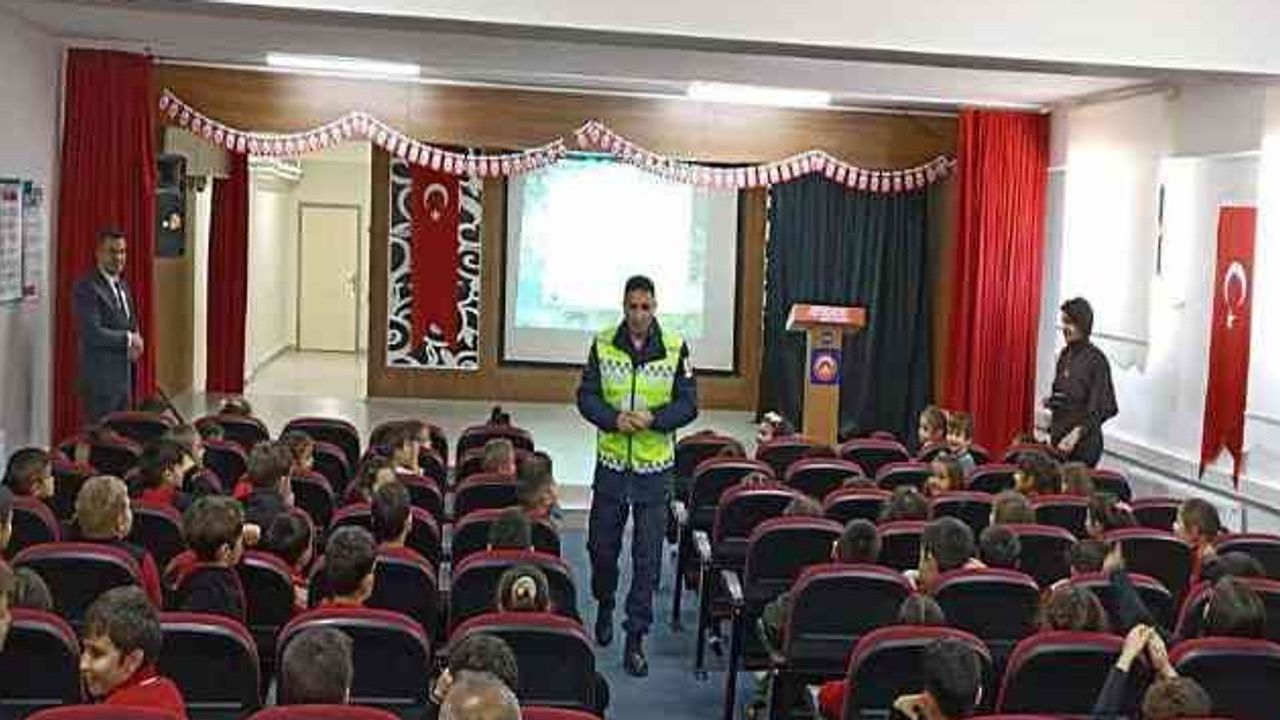 Ankara'da jandarmadan okullarda trafik güvenliği eğitimi
