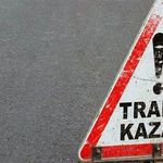 Etimesgut'ta virajı alamayan araç refüje çarptı