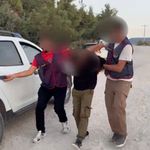 Ailesinin gözü önünde silah çekip eski sevgilisini kaçırdı