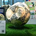 Maradona’nın “Tanrı’nın Eli” topu 3,35 milyon dolara satıldı
