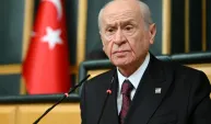 Bahçeli’nin rozeti Çifte Minareli Medrese’yi hatırlattı