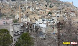 Mardin'in dokusunu bozan beton evler yıkılıyor