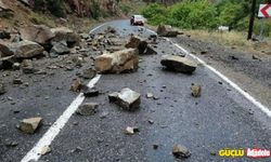 Adana'da heyelan oldu:  Kayalar öğretmenlerin üstüne düştü, ölüler var!