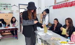 Oyuncu Dilan Çiçek Deniz oyunu kullandı