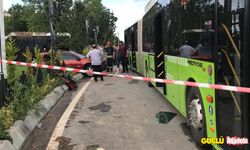 Kocaeli'nde otobüse çarpan otomobildeki 3 kişi hayatını kaybetti