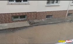 Eskişehir'de kuvvetli yağış, sokakları göle çevirdi