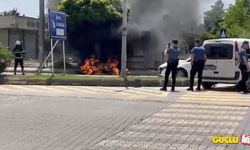 Zongulda'ta seyir halindeki motosiklet alev alev yandı