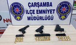 Polis ekipleri Samsun'da ruhsatsız tabanca ve  çok sayıda sentetik ecza ele geçirdi