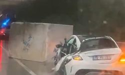 Aydın-Muğla Karayolu'nda kamyondan düşen mermer blok kazaya neden oldu