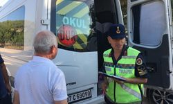 Antalya'da jandarmadan okul servis aracı denetimi