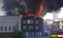 İstanbul Ataşehir'de çıkan yangın 3 binaya sıçradı!