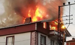 Karabük'te 4 katlı binanın çatı katında yangın!