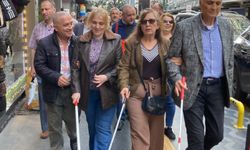 Görme engelli vatandaşlardan Dünya Beyaz Baston ve Körler Günü'nde anlamlı yürüyüş