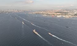 TCG Anadolu'nun İstanbul Boğazı'ndan geçişi havadan görüntülendi! İşte o anlar!