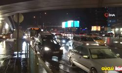 Sağanak yağış Ankara'yı felç etti!