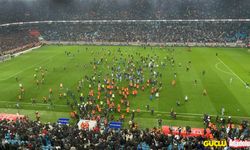 Trabzonspor- Fenerbahçe maçı sonu saha karıştı