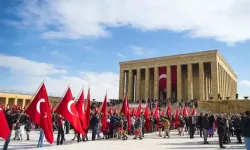 23 Nisan törenleri Atatürk anıtında başladı