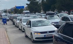 Konya-Ankara yolunun geçiş noktası Kulu'da tatil dönüşü trafik kitlendi