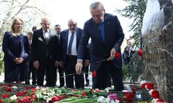 Cumhurbaşkanı Erdoğan Alparslan Türkeş’in kabrini ziyaret etti