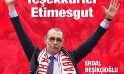 Erdal Beşikçioğlu seçim zaferini Erik Dalı ile kutladı