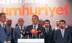 CHP Genel Başkanı Özel, Cumhuriyet Gazetesi’nin 100.yıl kutlama programına katıldı