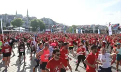 İstanbul’da binlerce kişi 19 Mayıs coşkusuyla koştu