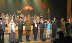 "Cumhuriyet’e Doğru" tiyatro oyunu