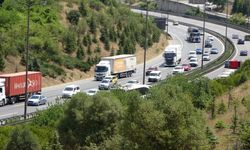 TEM Otoyolunda bayram dönüşü trafik yoğunluğu yaşandı