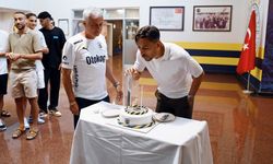 Fenerbahçe'den İrfan Can Kahveci’ye sürpriz doğum günü kutlaması