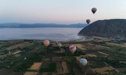 Salda Gölü'nde sıcak hava balonu yükseldi!