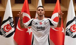 Beşiktaş, Emirhan Topçu'yu kadrosuna kattı!