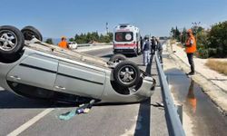 Kontrolden çıkan otomobil takla atması sonucu 2 kişi yaralandı