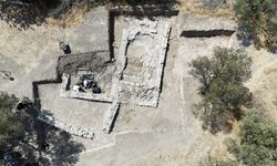 Apollon Smintheus Tapınağı'nda 1700 yıllık mezar bulundu